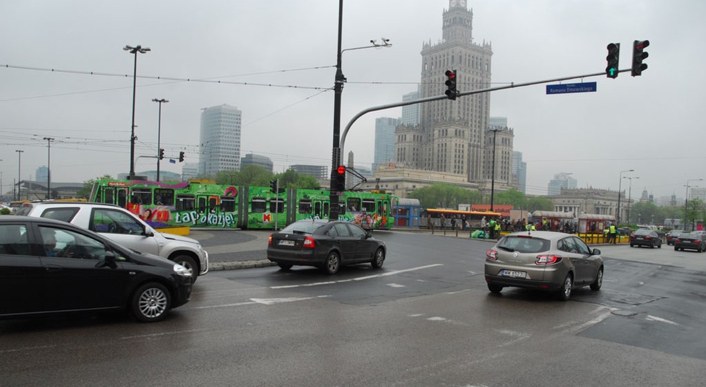 Kierowca pojedzie na zielonym, ale i tak dostanie mandat. Winna zielona strzałka w lewo
