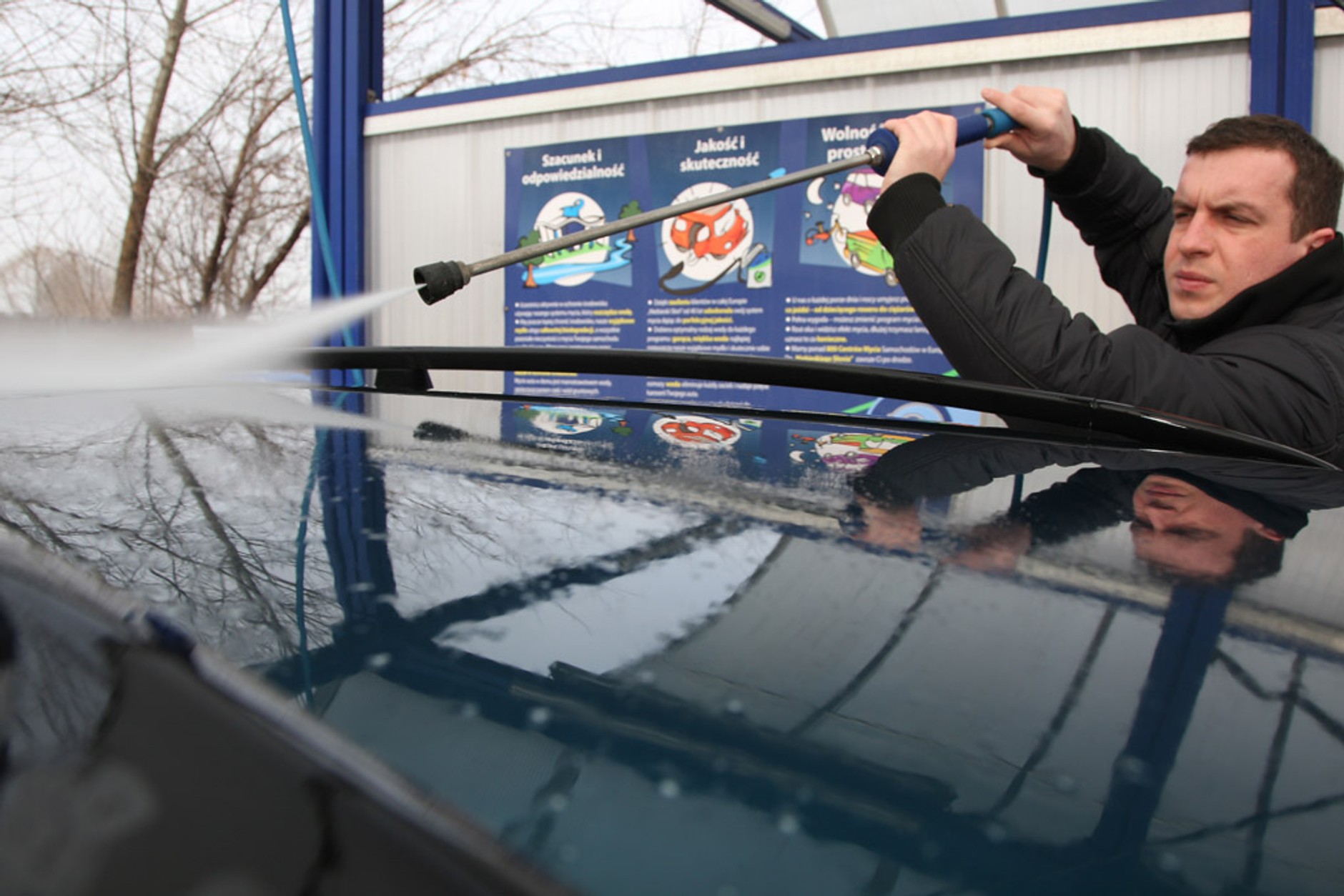 Porządnie umyj auto  po zimie