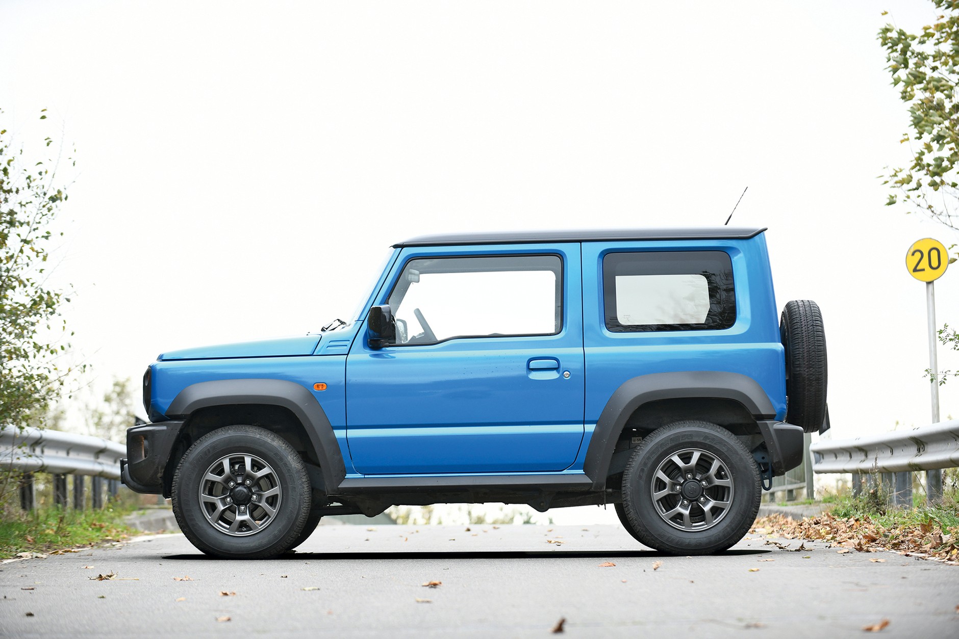 Suzuki Jimny kontra Fiat Panda 4x4 - który model będzie lepszym wyborem?