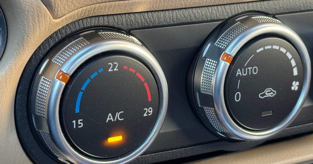 Panel klimatyzacji w Mazdzie MX-5